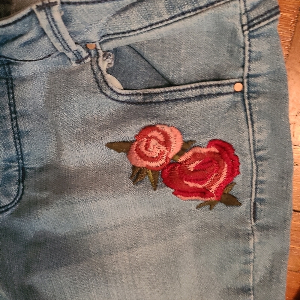 HP🔥🔥🔥🔥Cropped jeans size 8, 29 w - Picture 2 of 6